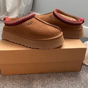 Chestnut Tazz Ugg Platform Slipper